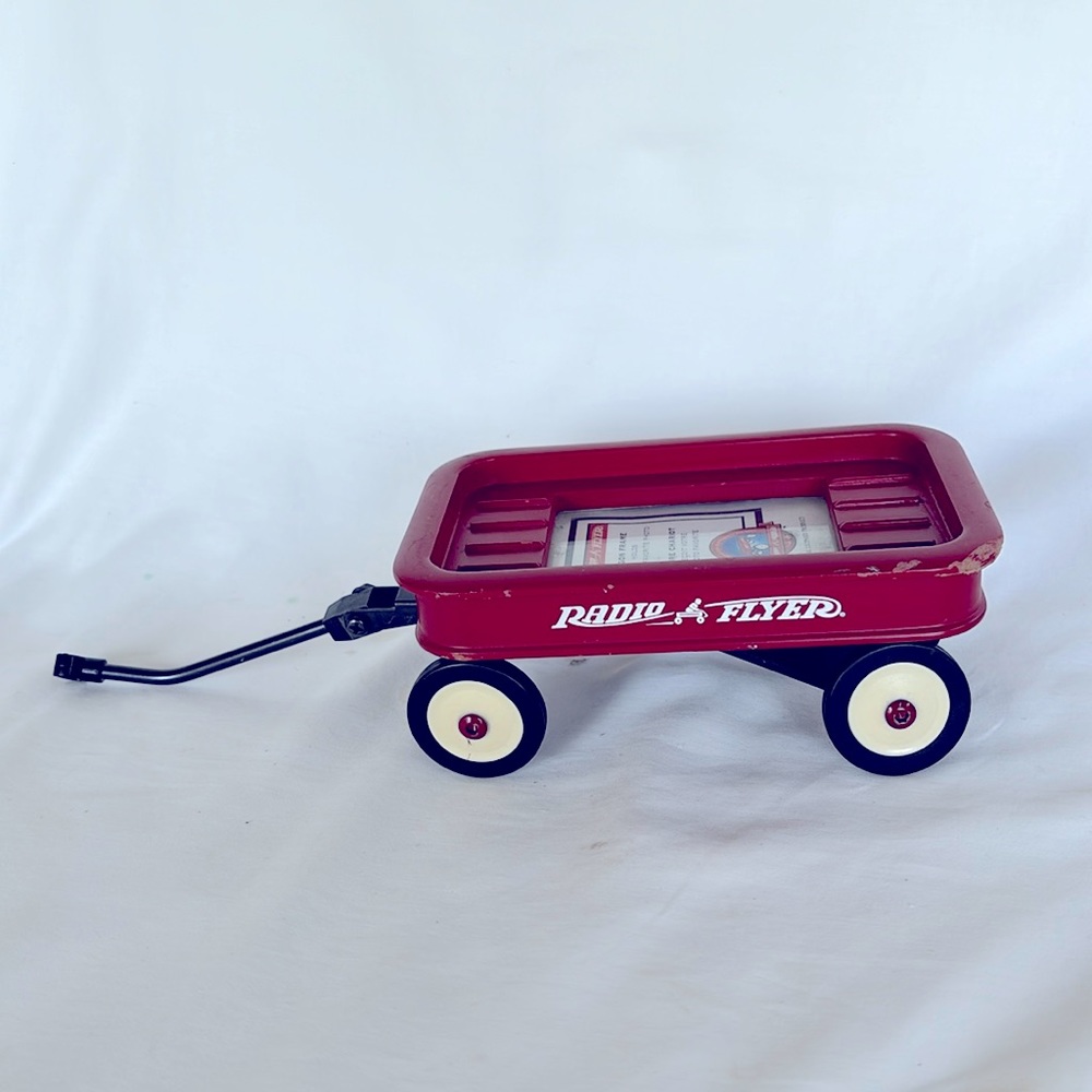 Vintage 2002 Radio Flyer Wagon Picture Frame 3”L x 2” W Red 8102-23199
